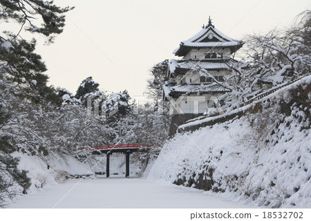 弘前城堡在冬天 18532702