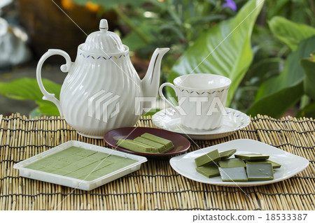 Matcha green tea chocolate with tea pot Matcha green tea chocolate with tea pot 18533387