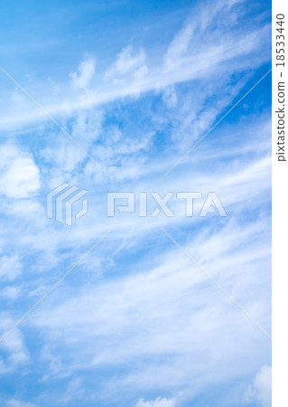Autumn sky White clouds and blue sky Background material Copy space Character space Muscle clouds Cumulus cloud clouds Cirrus cloud Autumn sky White clouds and blue sky Background material Copy space Character space Muscle clouds Cumulus cloud clouds Cirrus cloud 18533440