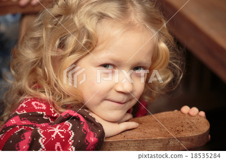 curly little girl 18535284