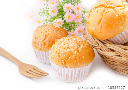 Bread bun with white sesame seeds. Bread bun with white sesame seeds. 18538227