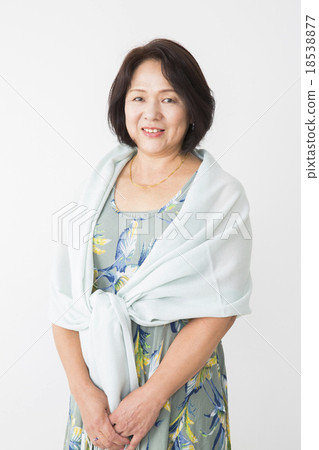 Senior women portrait 18538877