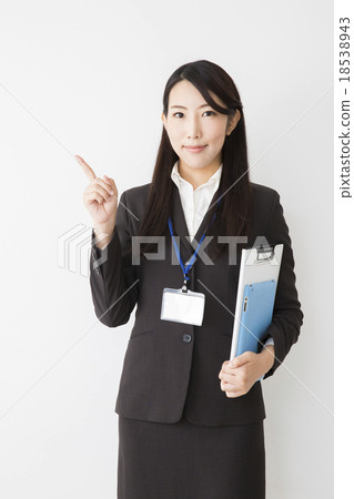 畫象衣服的一個少婦 畫象衣服的一個少婦 18538943