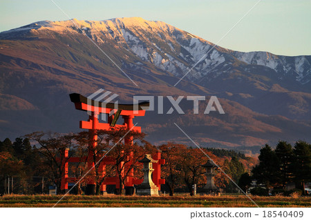 Haguroyama Otorii and Tsukiyama Haguroyama Otorii and Tsukiyama 18540409