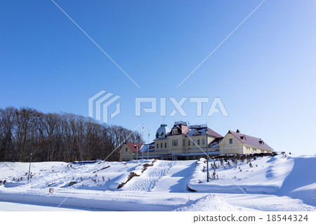 Entrance to Village Pioneering Hokkaido in winter 18544324