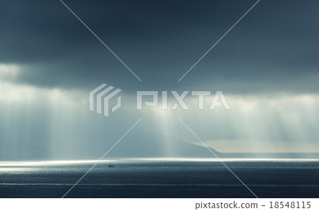 Atlantic ocean landscape, evening sun light Atlantic ocean landscape, evening sun light 18548115