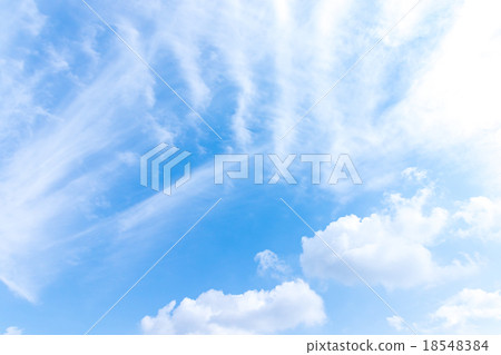 秋天天空白色雲彩和藍天背景材料複製空間字符空間肌肉雲彩積云云彩卷云云彩 秋天天空白色雲彩和藍天背景材料複製空間字符空間肌肉雲彩積云云彩卷云云彩 18548384