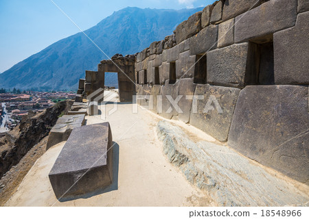 Ollantaytambo ruins in the sacred valley, Peru Ollantaytambo ruins in the sacred valley, Peru 18548966