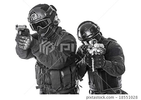 SWAT officers 18551028