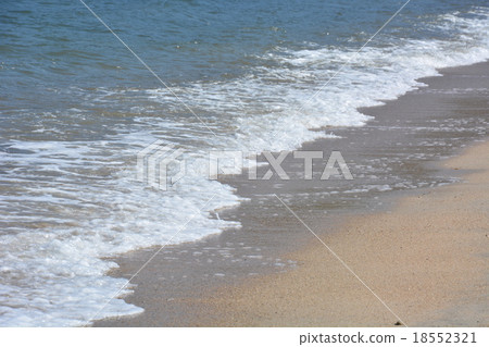 White sand and white waves White sand and white waves 18552321