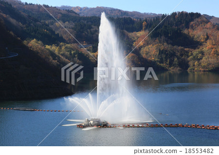 月山湖噴泉 月山湖噴泉 18553482