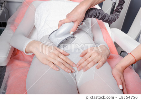 Young Woman At Beauty Clinic 18554756