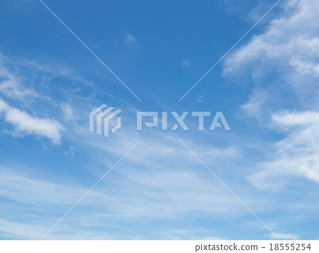 Clear blue sky with white cloud 18555254