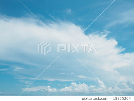 Clear blue sky with white cloud 18555264