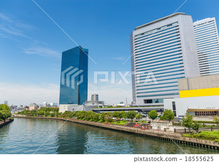 Osaka city at day time Osaka city at day time 18555625