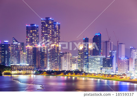 Busan, South Korea skyline at Haeundae District 18559337