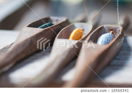 weaving silk 18568341
