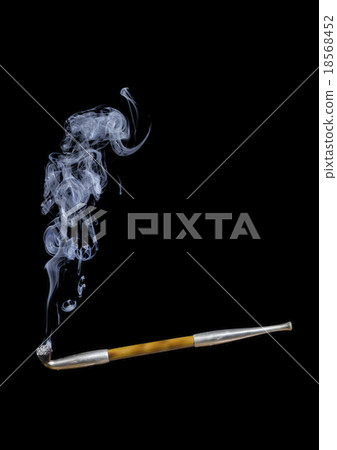 煙管和煙霧1 18568452