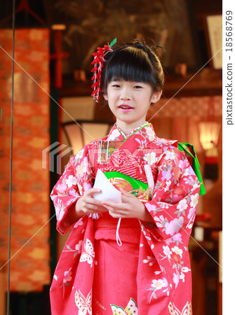 7-year-old Shichigosan 18568769