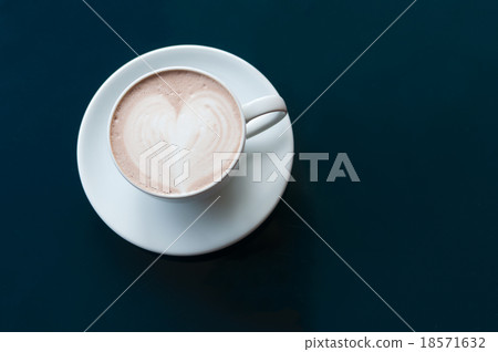 Hot chocolate with heart shape foam Hot chocolate with heart shape foam 18571632