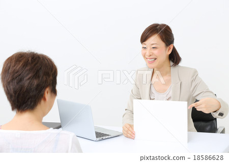 指導中間婦女 18586628