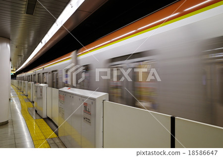 Setting up a home door / braille block Railway Setting up a home door / braille block Railway 18586647