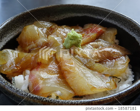 福井縣若狹市的“鄉土魚醃飯” 福井縣若狹市的“鄉土魚醃飯” 18587181