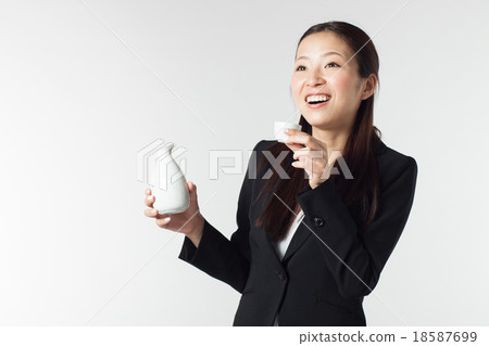 Female New Year's Holiday 18587699