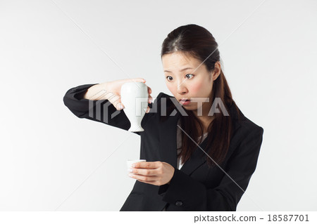 女性新年假期 18587701