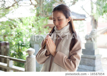 女性新年假期 18587854