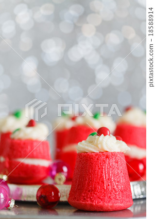 red velvet Christmas cakes red velvet Christmas cakes 18588914