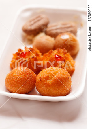 arabian cookies 18589051