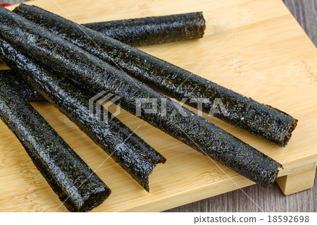 Seaweed rolls 18592698