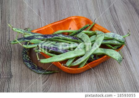 Green beans Green beans 18593055