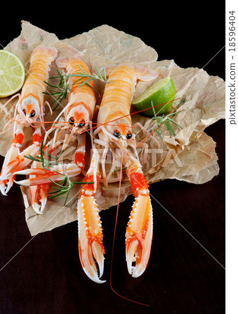 Delicious Raw Langoustines Delicious Raw Langoustines 18596404
