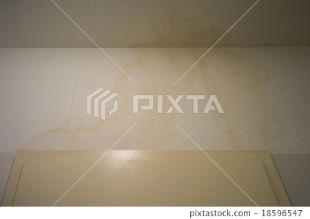 從樓上漏水 18596547