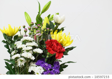 Supplied flowers 18597233