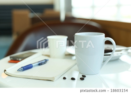 Coffee with blank paper note 18603154