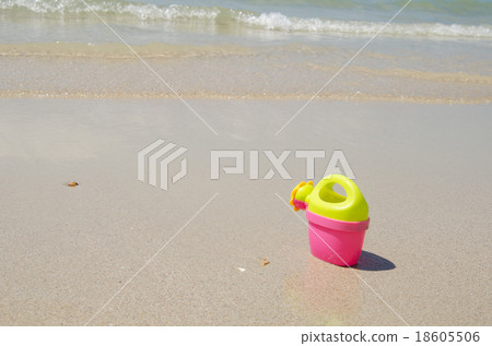 Watering bucket Watering bucket 18605506