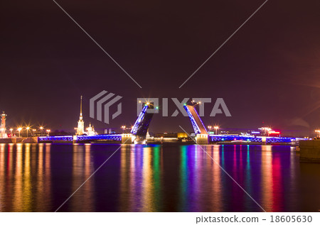 Night city view Saint Petersburg Night city view Saint Petersburg 18605630