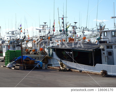 活潑的漁船 18606170