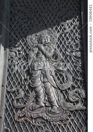 言語菩薩的燈籠 18606481