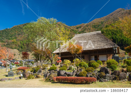 Autumn lullaby song park 18608417
