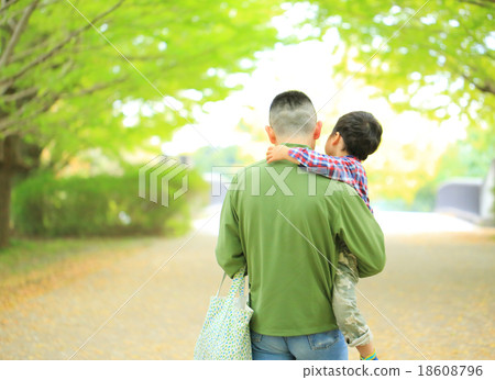 Dad and a 4-year-old son 18608796