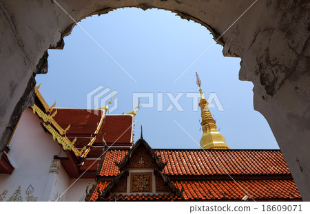 Wat Phra That Cho Hae, Phrae Province, Thailand Wat Phra That Cho Hae, Phrae Province, Thailand 18609071