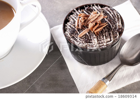 Chocolate pudding 18609314