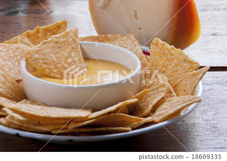 corn chips 18609335