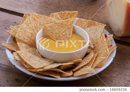 corn chips 18609336