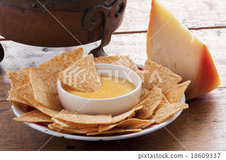 corn chips 18609337