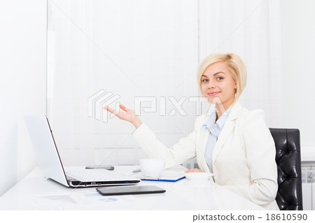 business woman show open palm copy space business woman show open palm copy space 18610590